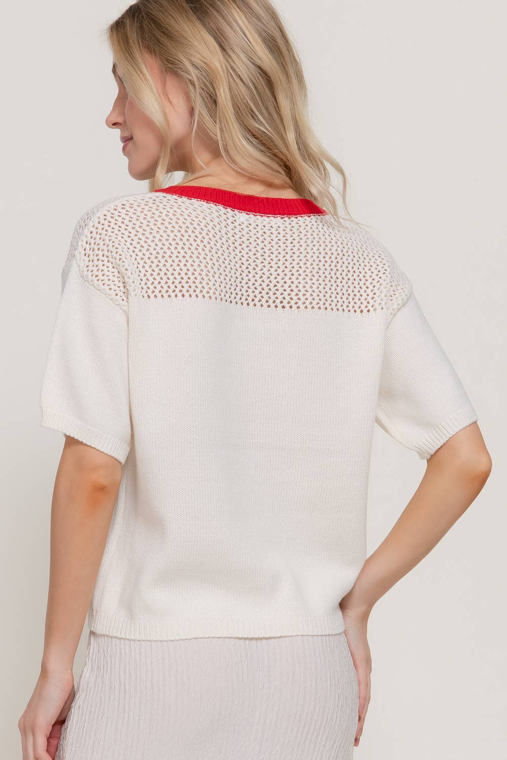 Short Sleeve V-Neck Jacquard Top with Contrasting Neck Band