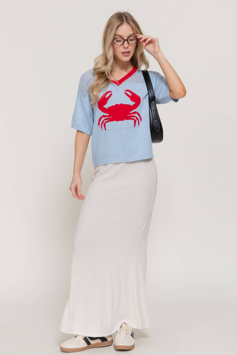 Short Sleeve V-Neck Jacquard Top with Contrasting Neck Band