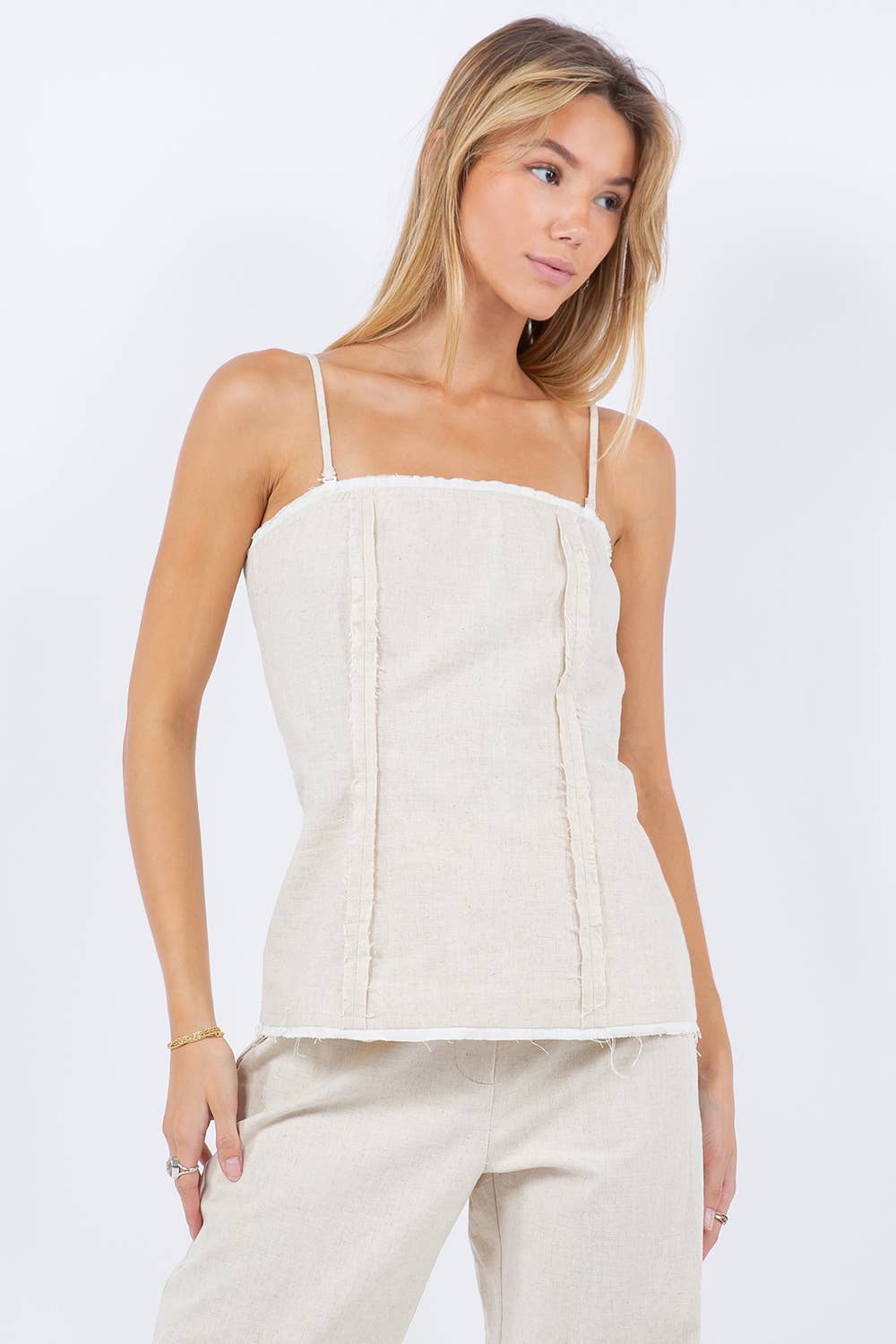 CONTRAST SLEEVELESS TOP