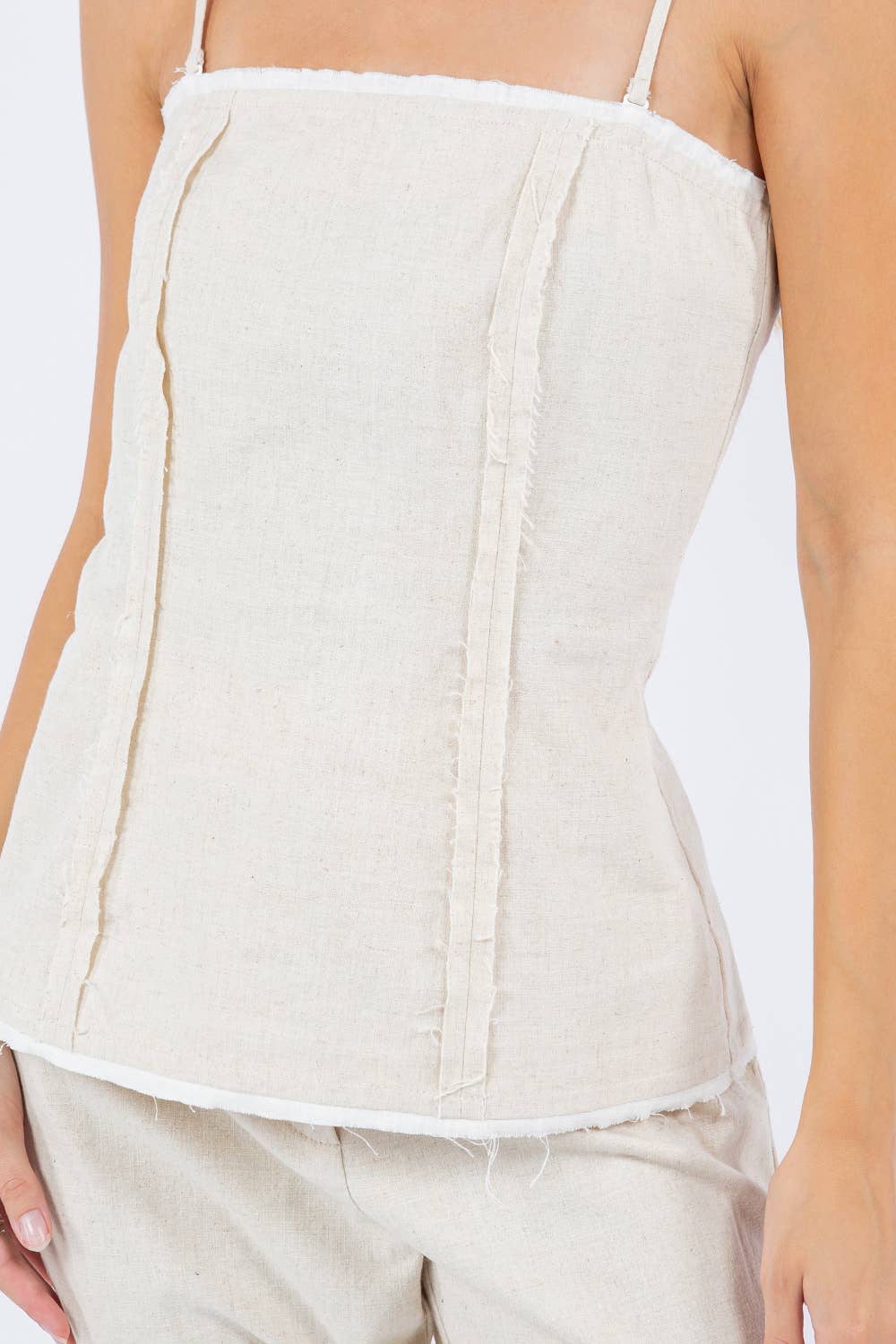 CONTRAST SLEEVELESS TOP