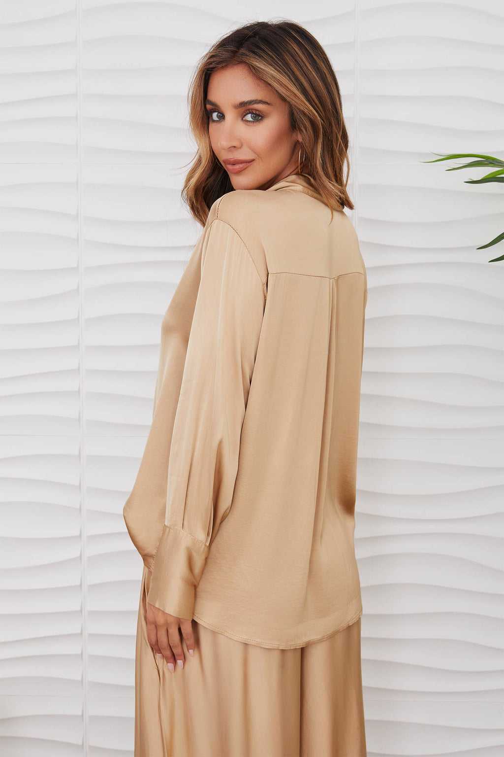 SILKY BUTTON DOWN LONG SLEEVE TOP (11506-CHAMPGNE)