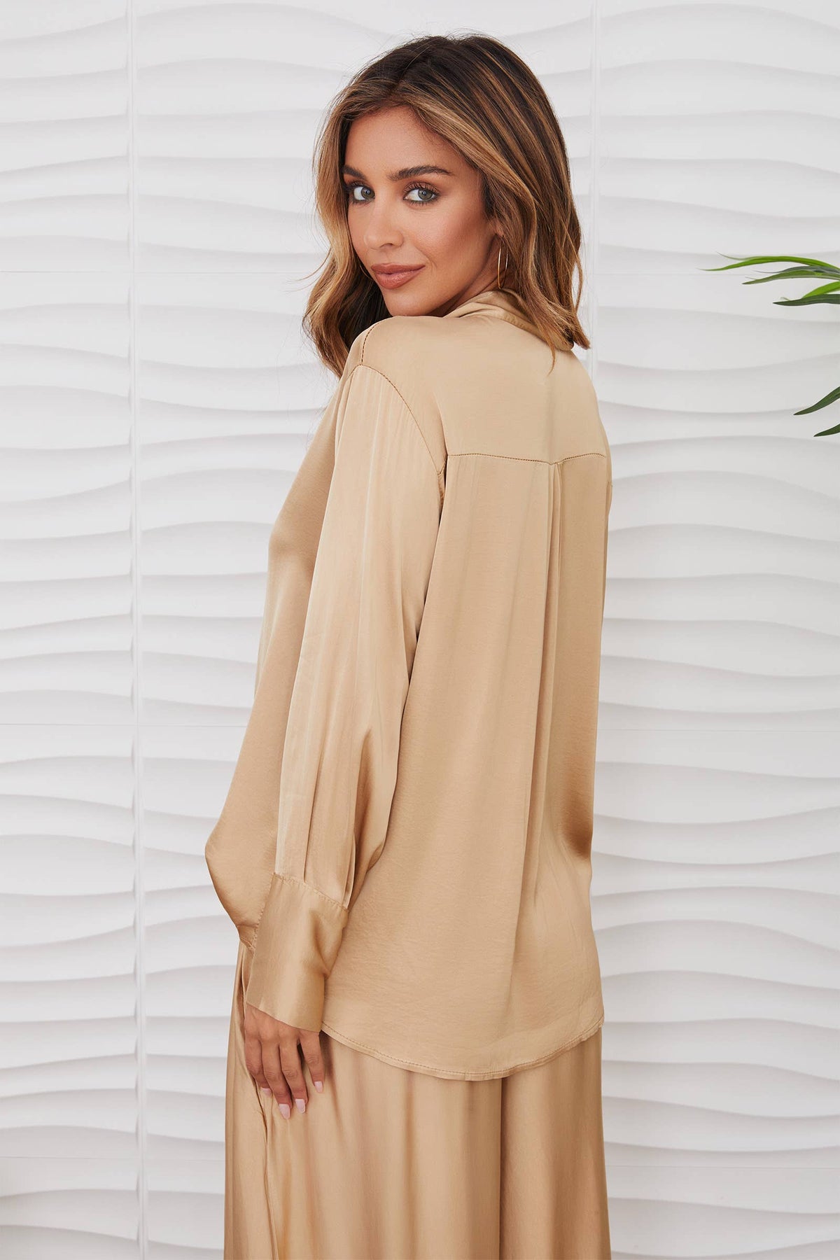 SILKY BUTTON DOWN LONG SLEEVE TOP (11506-CHAMPGNE)