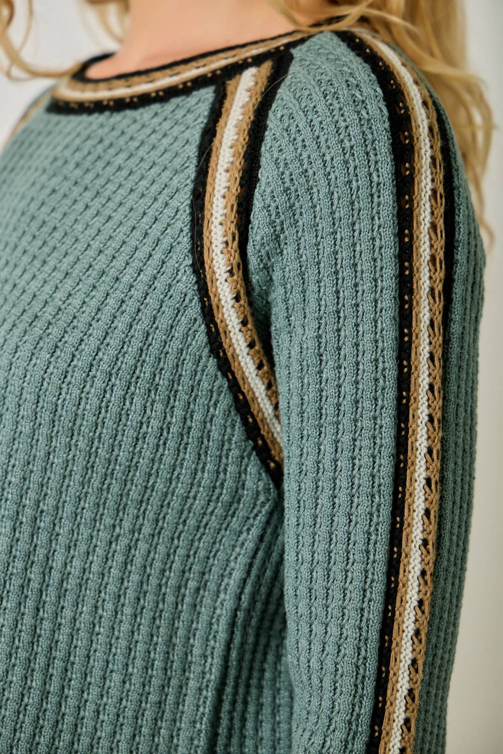 61199 Raglan Sleeve Trim Detail Sweater Top